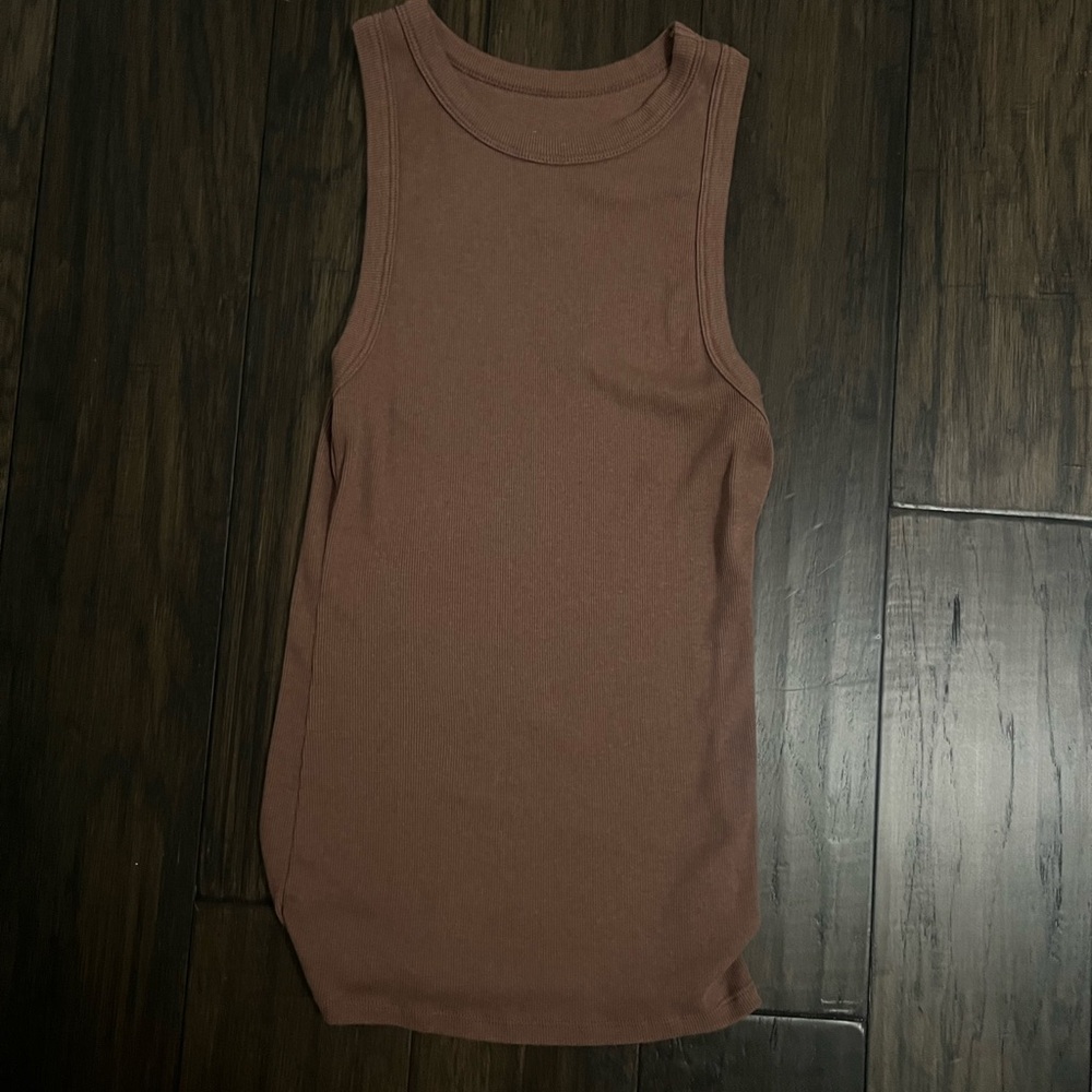 Brown tank-size small